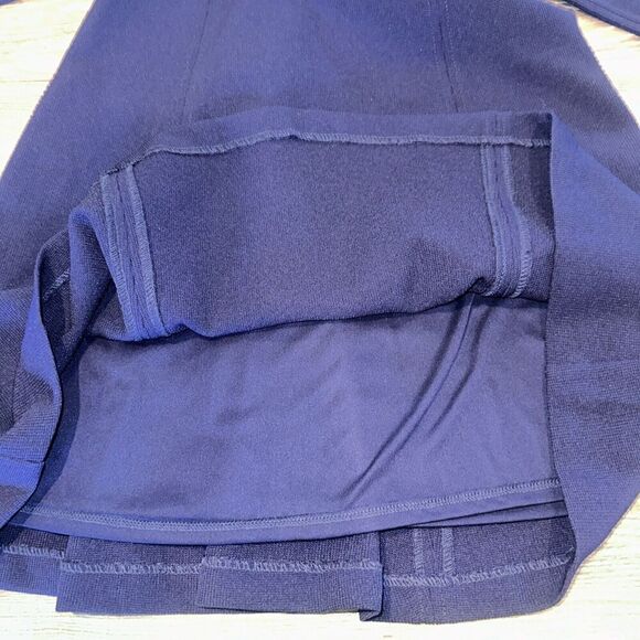 Vince Camuto Pixie Crepe V-Neck Fit & Flare Dress in Navy, Size 2. NWT. 2 - Picture 5 of 10